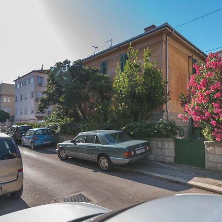Palm Garden Apartment In Center With Big Terrace Split Exterior photo