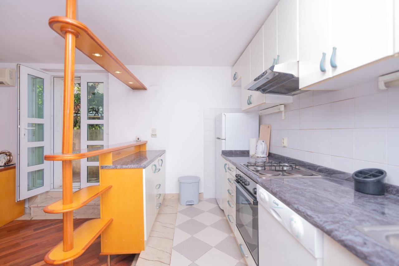 Palm Garden Apartment In Center With Big Terrace Split Exterior photo